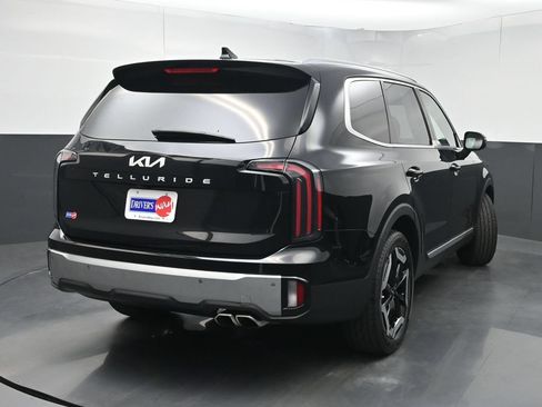 Used 2024 Kia Telluride EX w/ EX Captain's Chair Package FWD image 43
