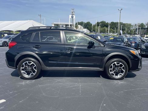 Used 2017 Subaru Crosstrek 2.0i Premium AWD/4WD image 8