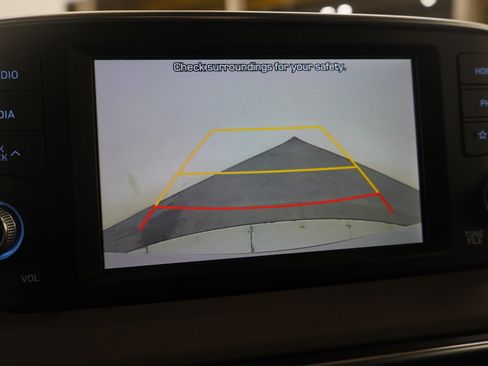 Used 2020 Hyundai Santa Fe SE image 27