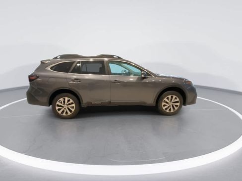 Used 2022 Subaru Outback Premium AWD/4WD image 9