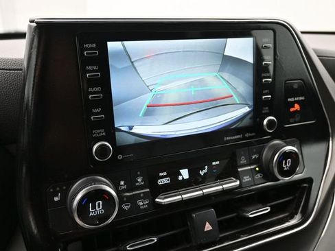 Used 2022 Toyota Highlander XLE image 21