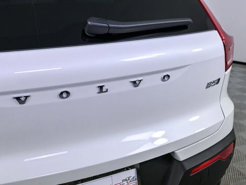 Certified 2026 Volvo XC40 B5 Plus w/ Protection Package Premier image 37