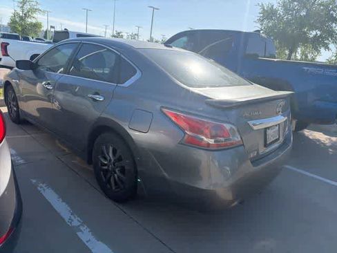 Used 2015 Nissan Altima 2.5 S w/ Special Edition Package FWD image 6