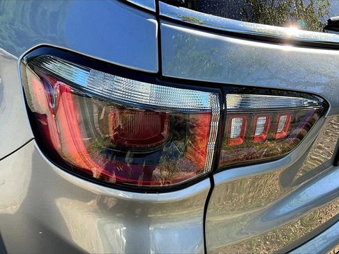 Used 2020 Jeep Compass Limited image 33