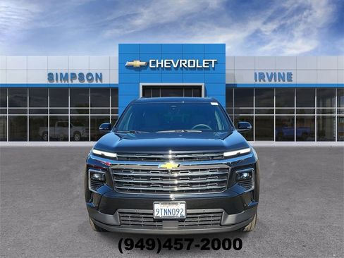 Used 2025 Chevrolet Traverse LT w/ Enhanced Driving Package image 3