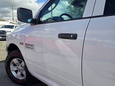 Used 2017 RAM 1500 ST w/ SXT Appearance Group AWD/4WD image 5
