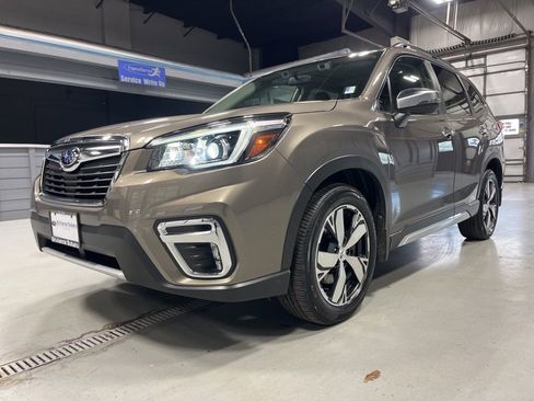 Used 2019 Subaru Forester Touring image 3