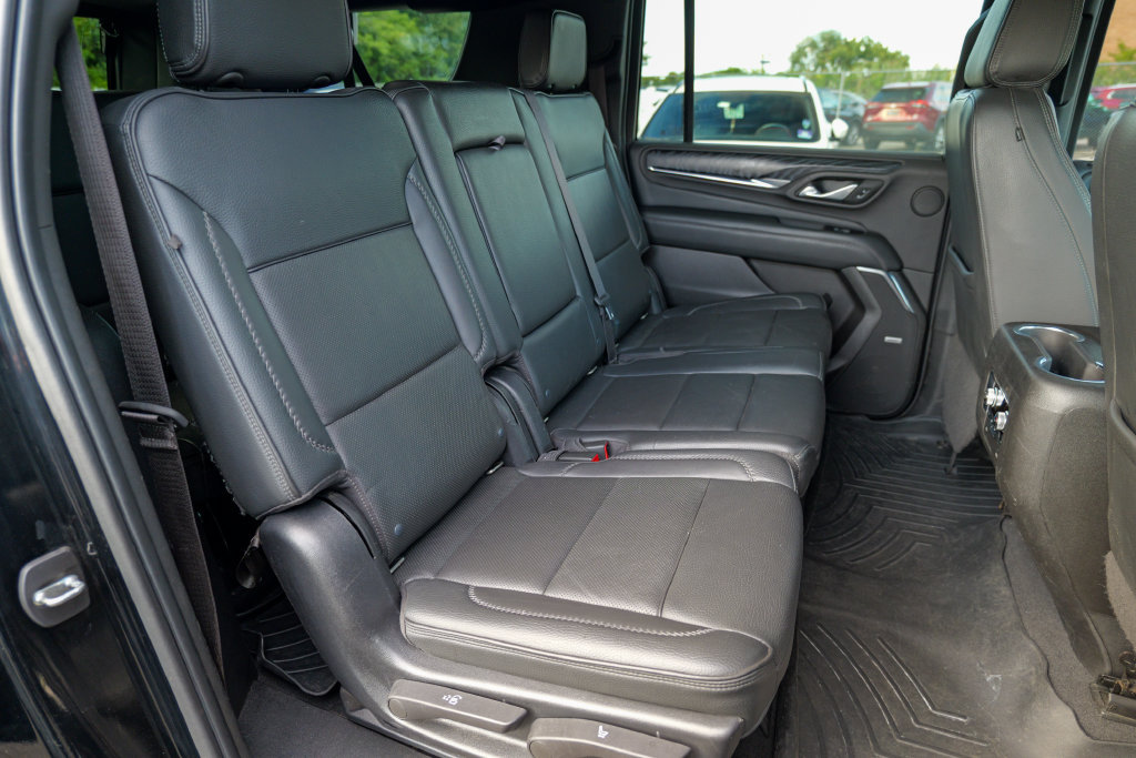 Used 2022 GMC Yukon XL Denali AWD/4WD image 32