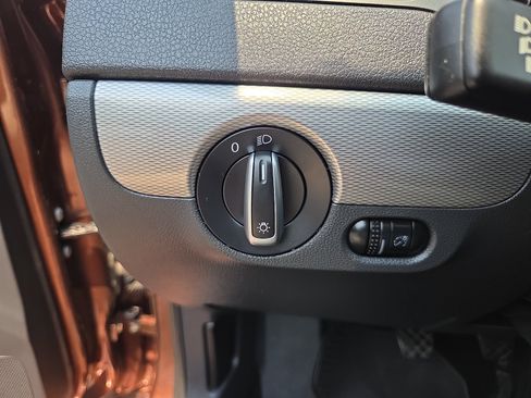 Used 2016 Volkswagen Jetta SE FWD image 29