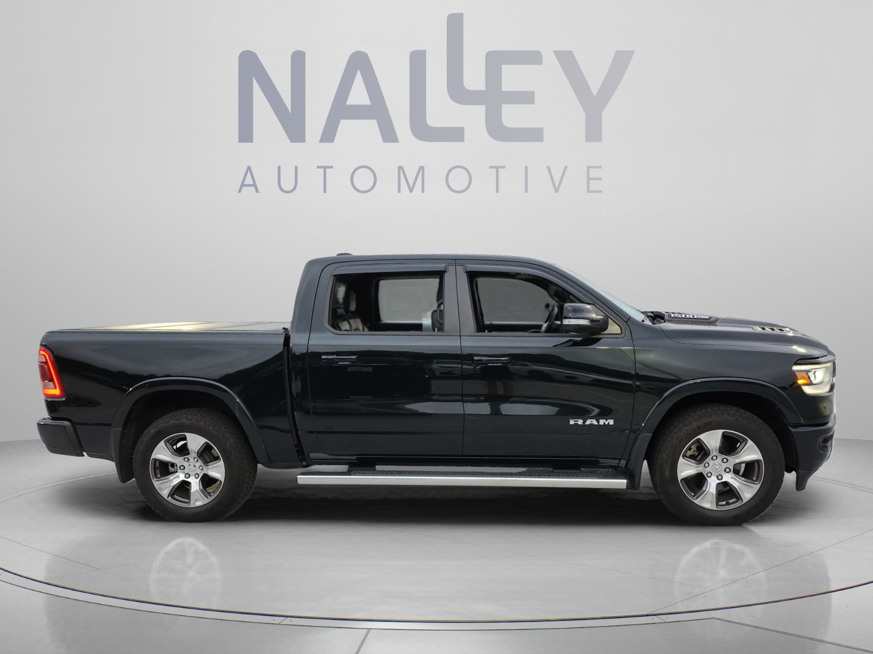 Used 2019 RAM 1500 Laramie w/ Sport Appearance Package AWD/4WD image 6