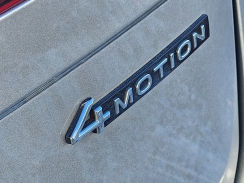 Certified 2024 Volkswagen Tiguan SE R-Line image 13