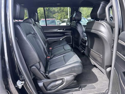 Used 2023 Jeep Wagoneer Series II image 18