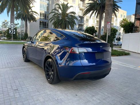 Used 2023 Tesla Model Y 2WD image 4