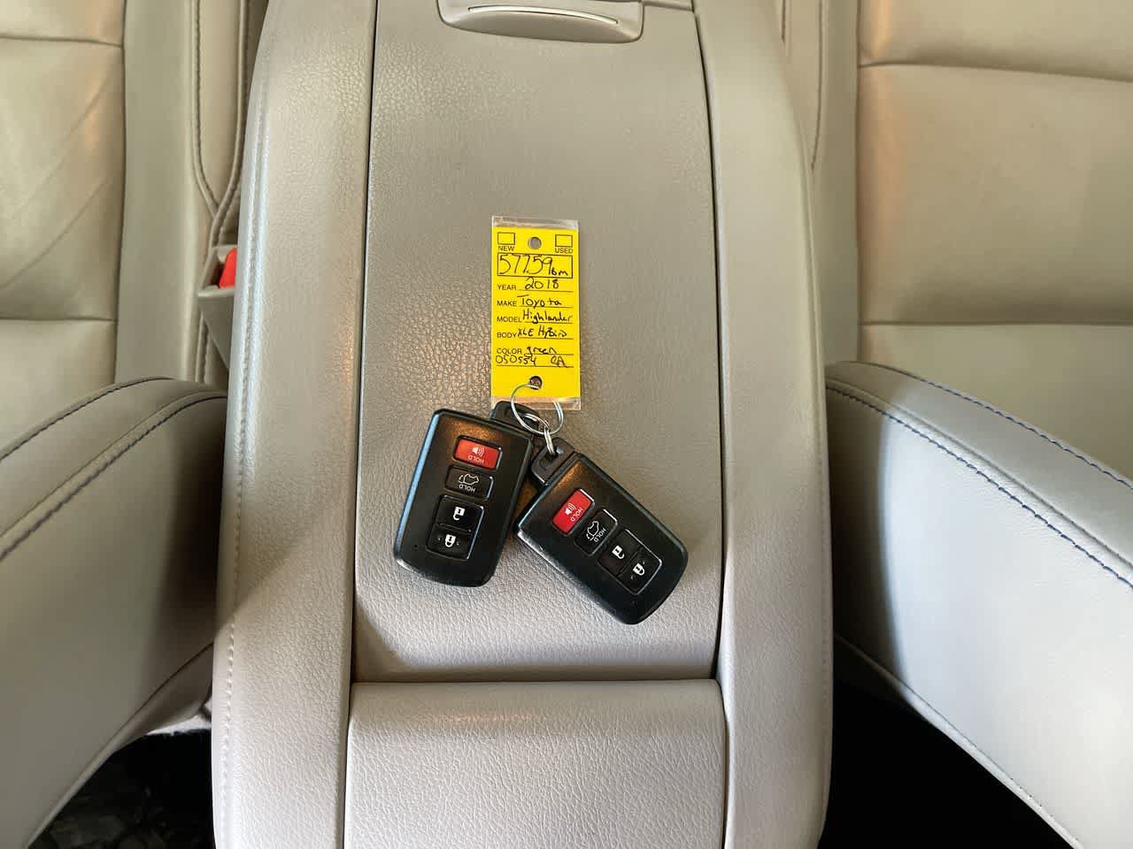 Used 2018 Toyota Highlander XLE AWD/4WD image 28