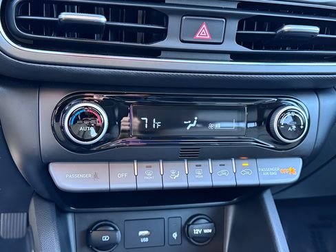 Used 2023 Hyundai Kona Limited FWD image 20