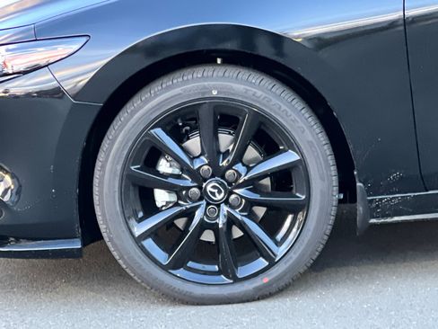 New 2025 MAZDA MAZDA3 Hatchback w/Premium Plus Pkg image 32