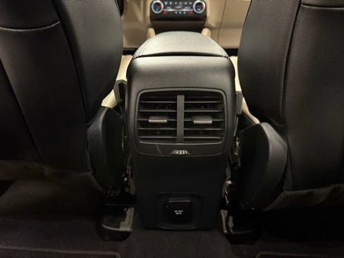 Used 2020 Ford Escape Titanium w/ Titanium Premium Package 2.0 image 18