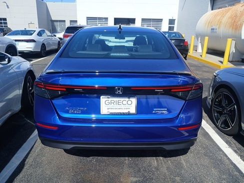 Used 2025 Honda Accord Sport image 3