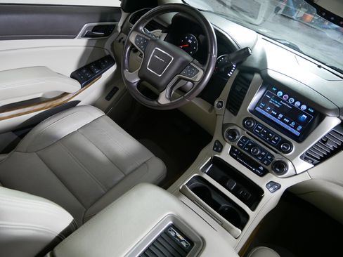 Used 2020 GMC Yukon Denali AWD/4WD image 9