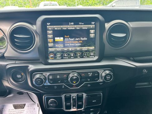 Used 2021 Jeep Wrangler Unlimited Sport AWD/4WD image 25