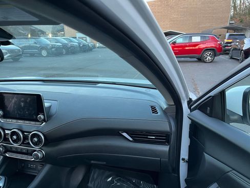 Used 2025 Nissan Sentra SV image 33