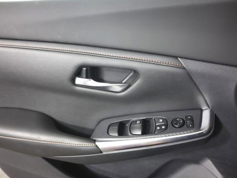 Used 2023 Nissan Sentra SR w/ Electronics Package FWD image 18