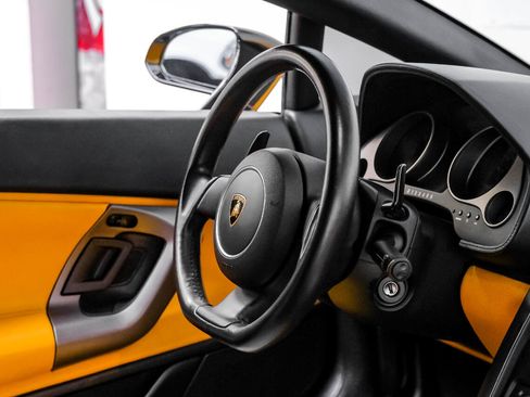 Used 2005 Lamborghini Gallardo image 11