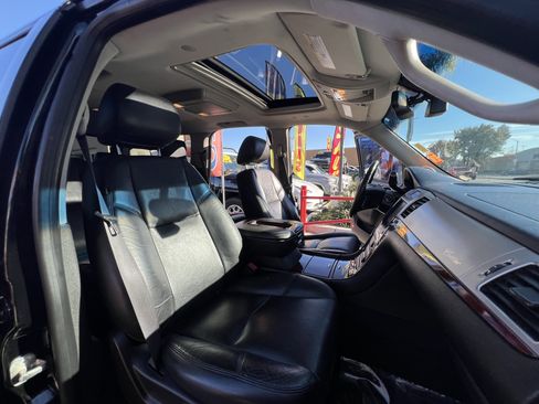 Used 2012 Cadillac Escalade Premium image 20