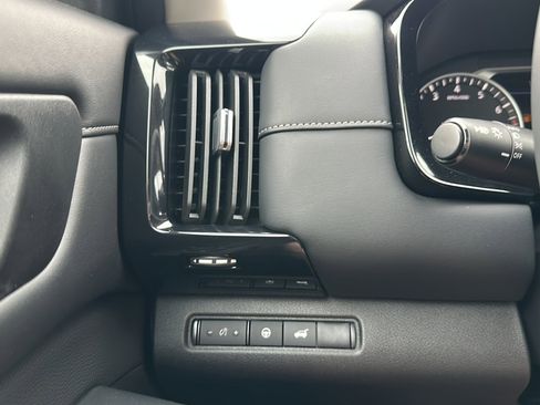 New 2025 Nissan Pathfinder SV image 26