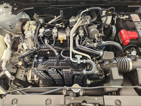 Used 2024 Nissan Altima 2.5 SV FWD image 35
