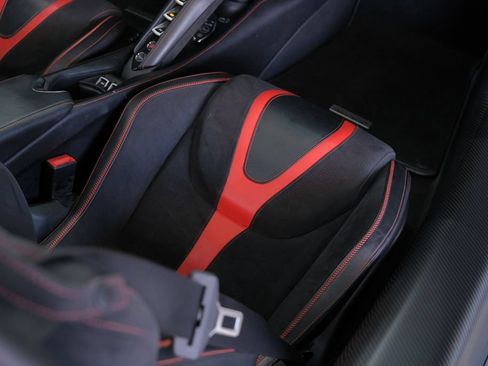 Used 2020 McLaren 720S Spider RWD image 11
