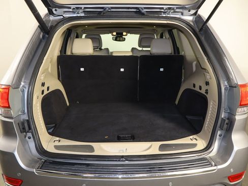 Used 2019 Jeep Grand Cherokee Limited w/ Trailer Tow Group IV image 18