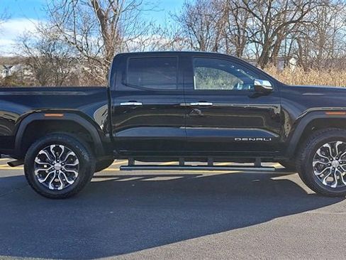 Certified 2024 GMC Canyon Denali image 9