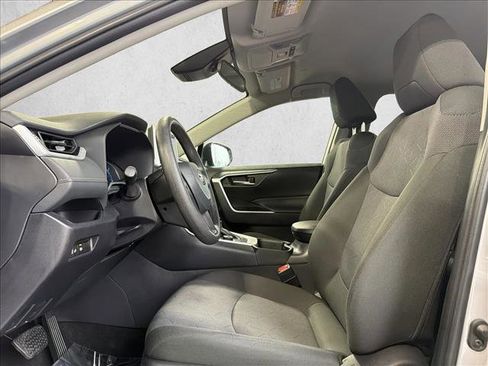 Used 2025 Toyota RAV4 XLE image 10