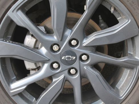 Used 2023 Chevrolet Equinox RS FWD image 18