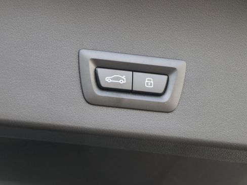 Used 2025 BMW X3 xDrive30i w/ Premium Package image 38