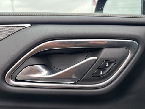 Used 2023 GMC Yukon XL AT4 image 12