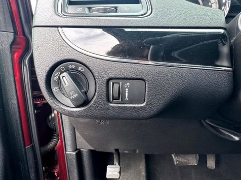 Used 2019 Dodge Grand Caravan SE image 25