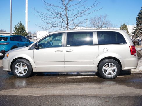 Used 2013 Dodge Grand Caravan SE image 4