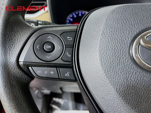 Used 2021 Toyota RAV4 XLE w/ Convenience Package FWD image 15