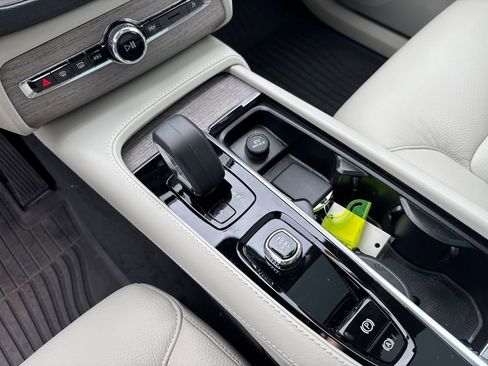 Used 2024 Volvo XC90 B6 Plus w/ Protection Package Premier image 29