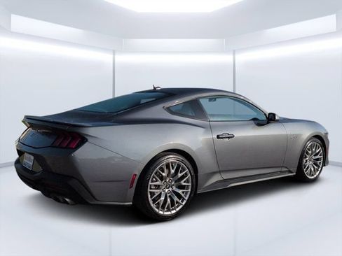 Used 2024 Ford Mustang GT Premium RWD image 3