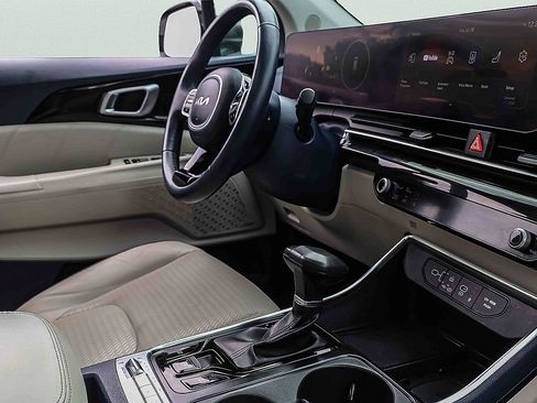 Certified 2025 Kia Carnival SX Prestige FWD image 29