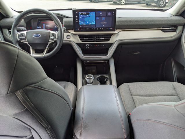 Used 2025 Ford Explorer Active RWD image 14