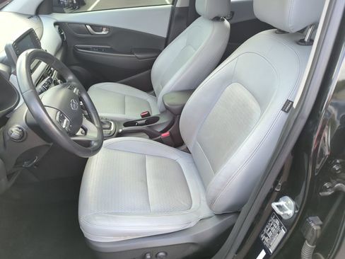 Used 2021 Hyundai Kona Limited w/ Cargo Package FWD image 12