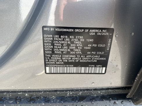 New 2025 Volkswagen ID.4 Pro image 28