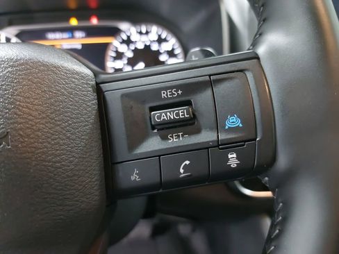 Used 2025 Nissan Rogue SV image 18