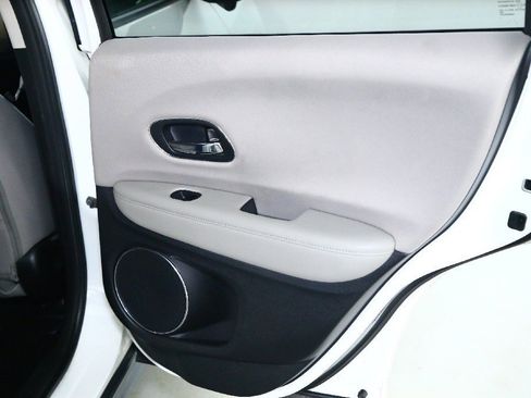 Used 2018 Honda HR-V EX image 31