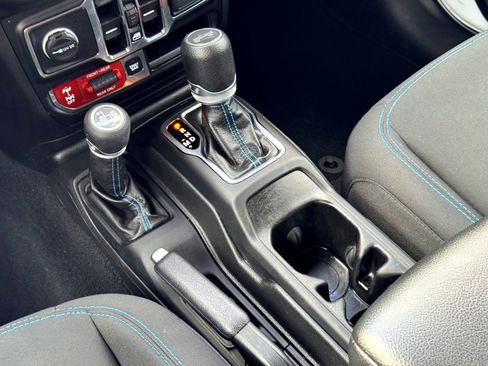 Used 2022 Jeep Wrangler Unlimited Rubicon 4xe image 30