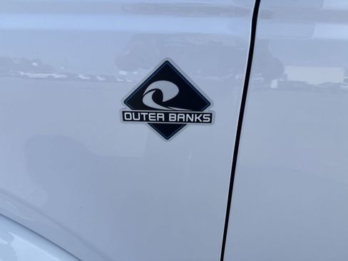 New 2025 Ford Bronco Outer Banks image 7